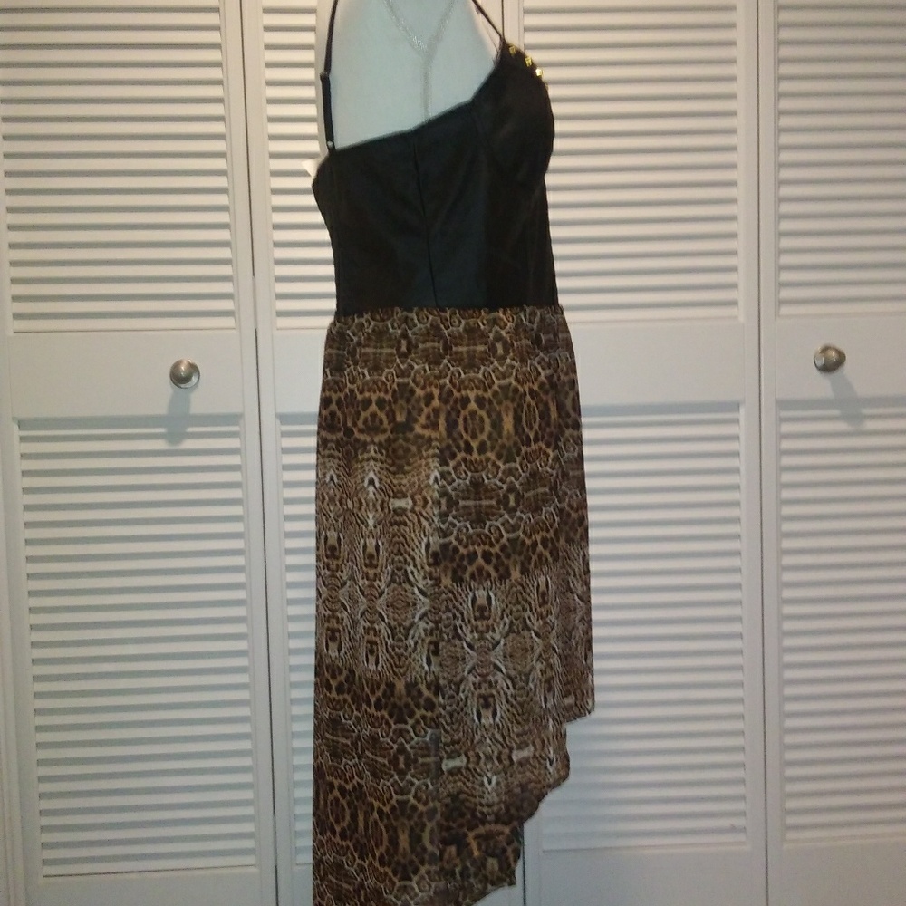 DRESS  (NEW) - Picture 3 of 5